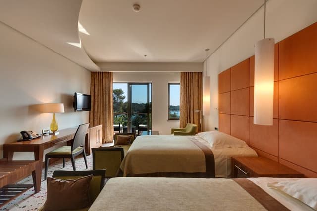 FAMILY ROOM PREMIUM