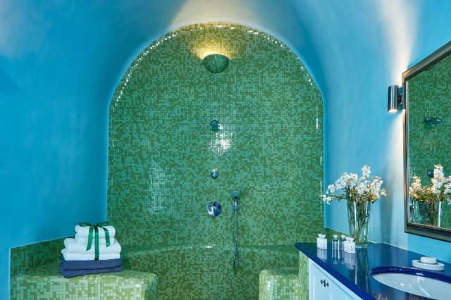 SUITE WITH PRIVATE POOL