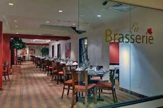 Crowne Plaza Toronto Airport3