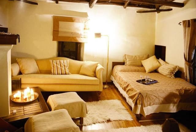 FAMILY ROOM STANDARD