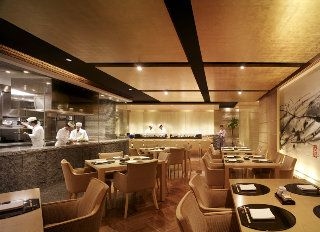 แชงกรี‑ลา โฮเทล (Shangri-La Hotel)2