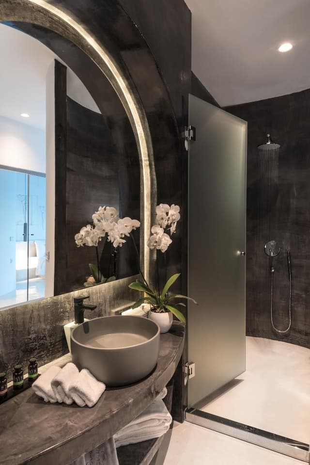SUITE WITH PRIVATE POOL