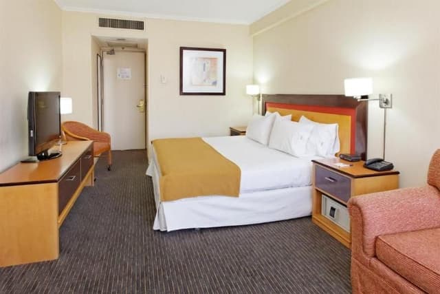 DOUBLE QUEEN SIZE BED