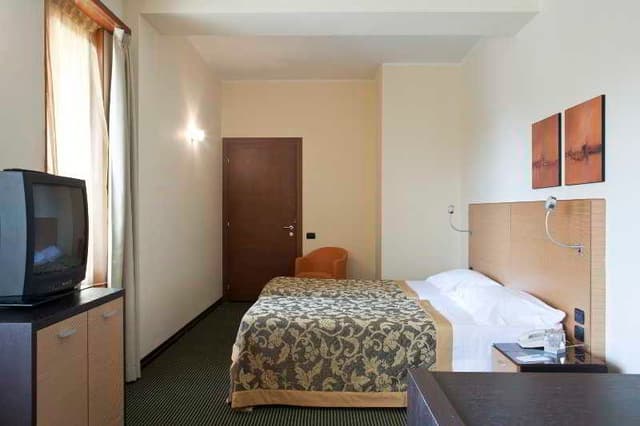 APARTMENT BUSINESS
