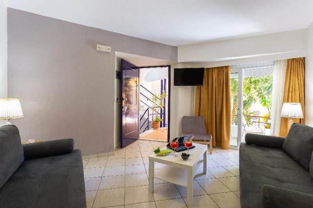 JUNIOR SUITE CAPACITY 5