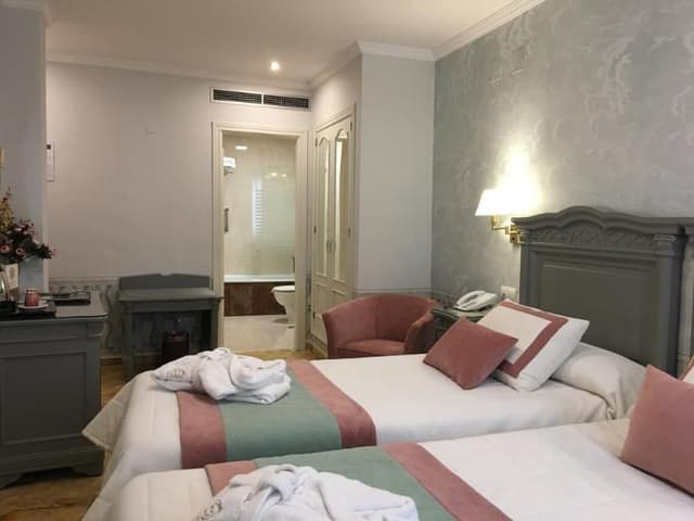 DOUBLE TWO BEDS