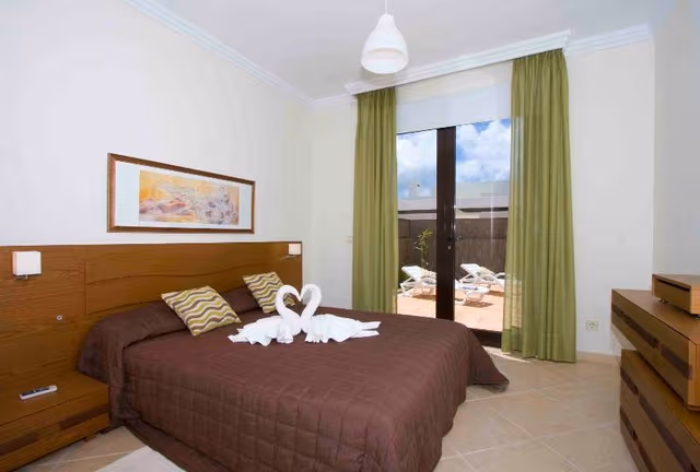 VILLA CAPACITY 6 THREE BEDROOM