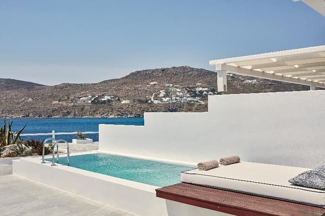 SUITE SEA VIEW WITH PRIVATE POOL