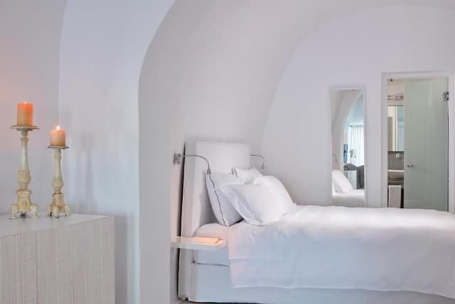 SUITE WITH PRIVATE POOL