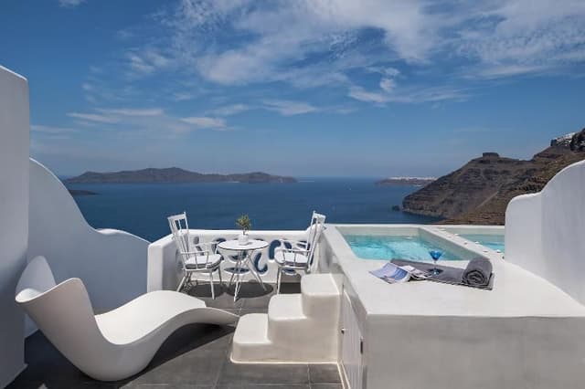 SUITE WITH JACUZZI