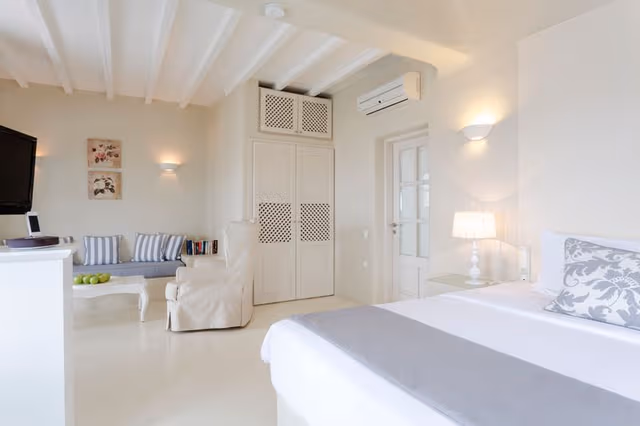 SUITE WITH PRIVATE POOL