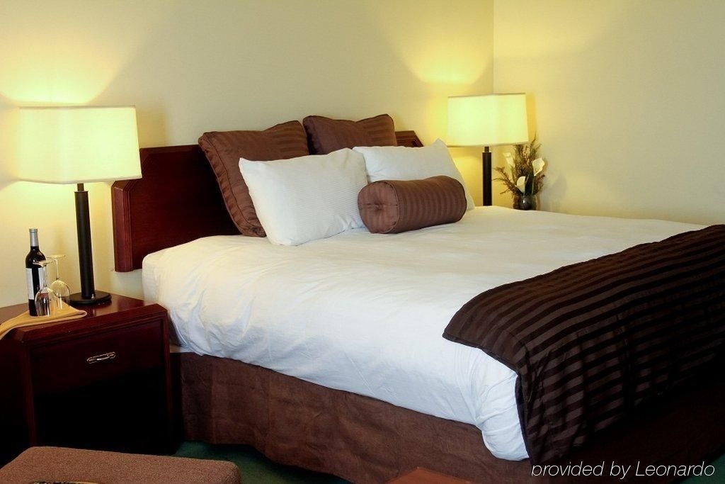 Greenwood Inn & Suites Winnipeg3