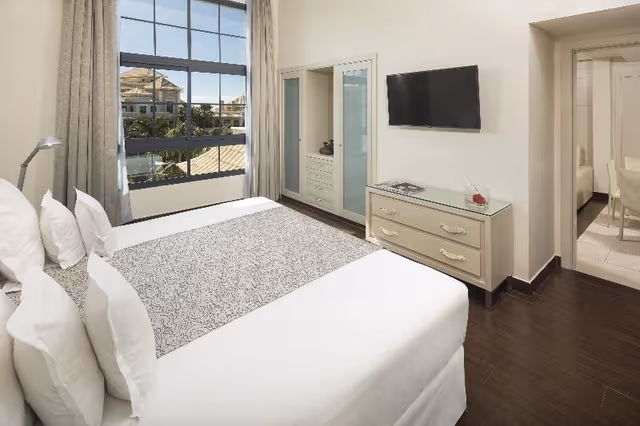 SUITE TWO BEDROOMS