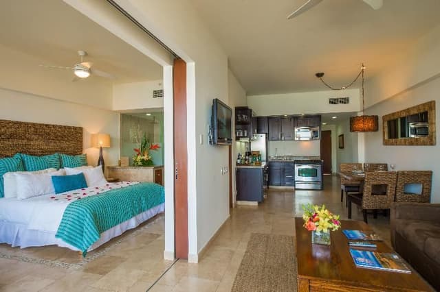 SUITE TWO BEDROOMS