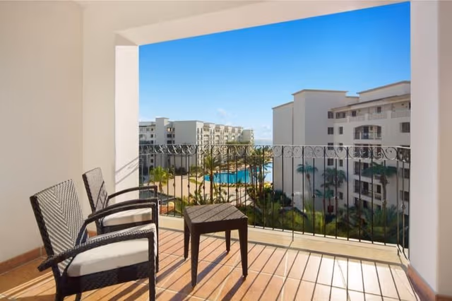 DOUBLE POOL VIEW