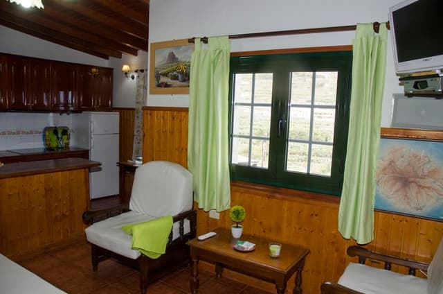 APARTMENT THREE BEDROOMS