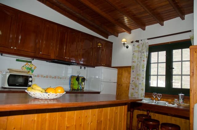 APARTMENT THREE BEDROOMS
