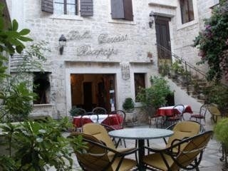 Palace Derossi3