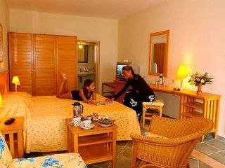 Sunbeach Hotel and Resort0