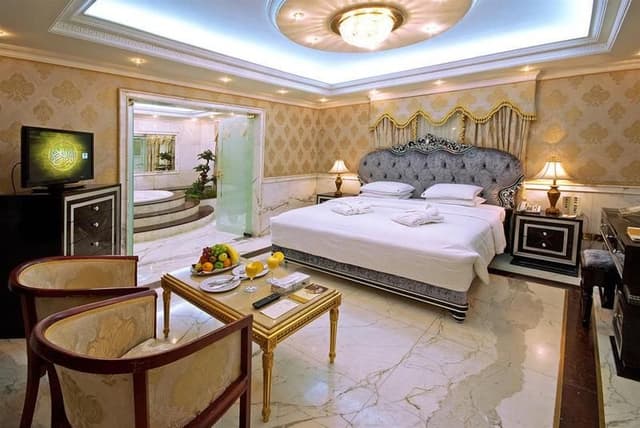 SUITE EXECUTIVE