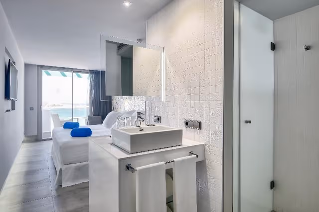 Double or Twin DELUXE SEA VIEW