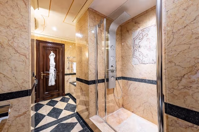 SUITE CAPACITY 1