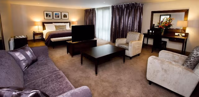 FAMILY ROOM STANDARD
