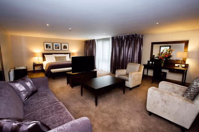 FAMILY ROOM STANDARD