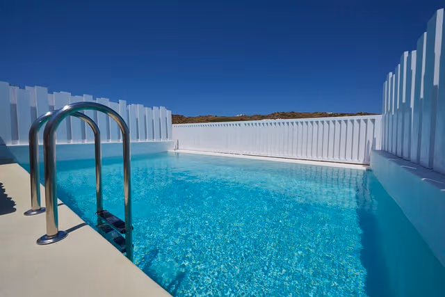 SUITE SUPERIOR WITH PRIVATE POOL