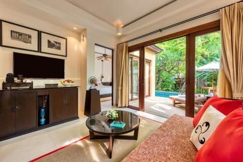 VILLA WITH PRIVATE POOL