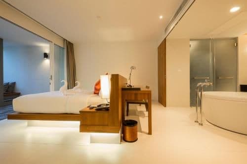 King Suite with Spa Bath