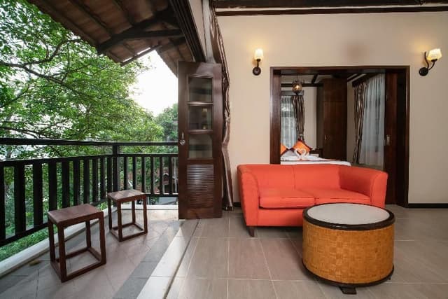 CHALET EXECUTIVE