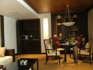 Days Hotel & Suites0