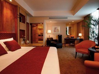 Crowne Plaza Galleria3