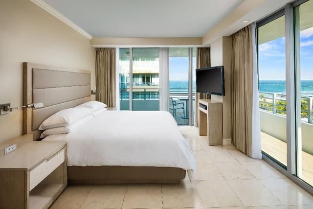 SUITE CITY VIEW ONE BEDROOM