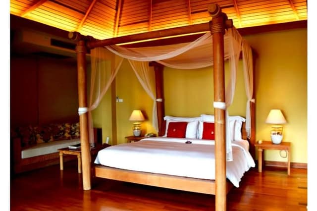 VILLA WITH PRIVATE POOL