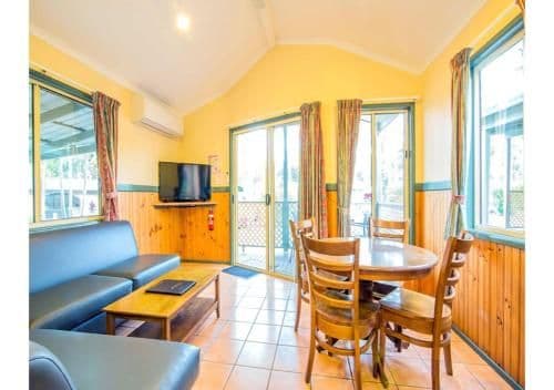 Deluxe Two-Bedroom Chalet (5 Guests)