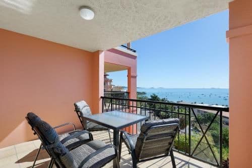 One-Bedroom Apartment with Ocean View