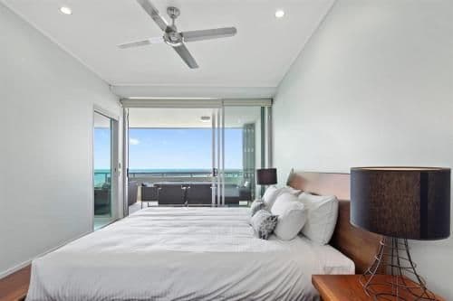 3 Bedroom 2 Bathroom Waterfront Apartment
