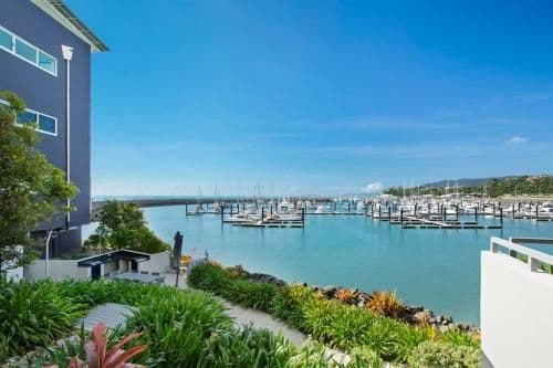 3 Bedroom 2 Bathroom Waterfront Apartment