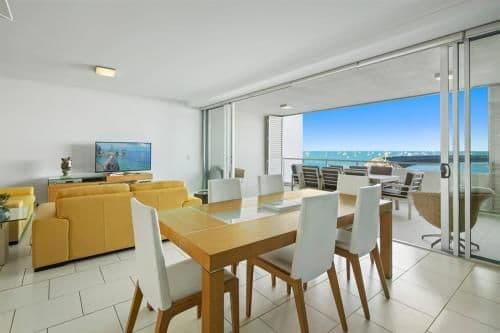 3 Bedroom 2 Bathroom Waterfront Apartment