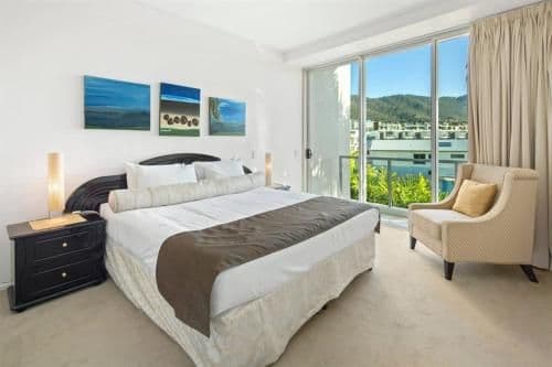 4 Bedroom 3 Bathroom Waterfront Loft Penthouse