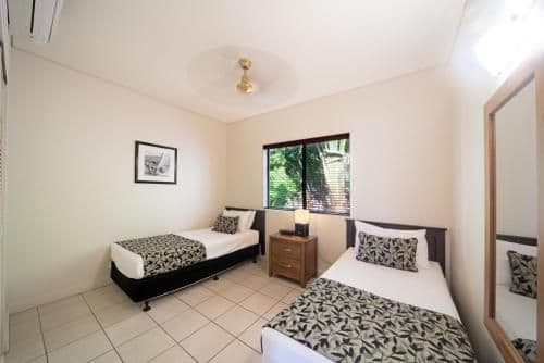 Two-Bedroom Two Bathroom Apartment with Hot Tub and Sea View