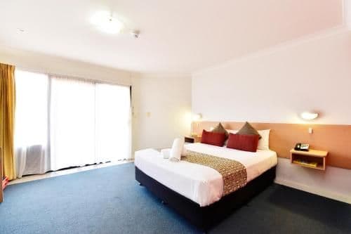 Standard Queen Room