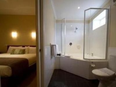 Best Western Lake Inn3