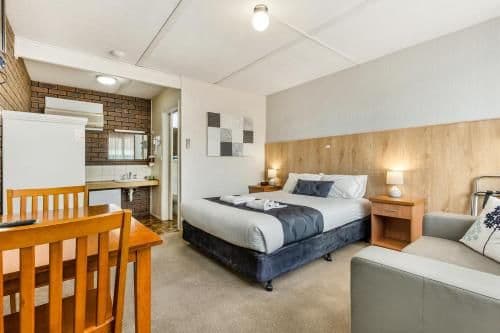 Standard Queen Room