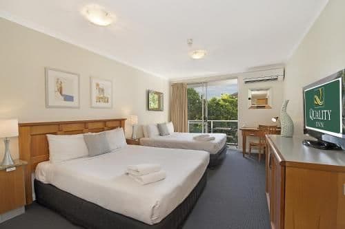 Deluxe Queen Suite