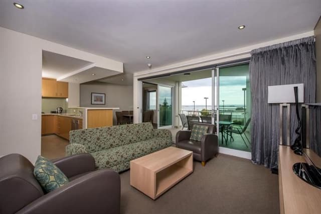 APARTMENT THREE BEDROOMS