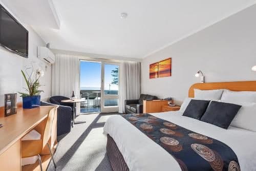 Executive Suite with Sea View and Balcony