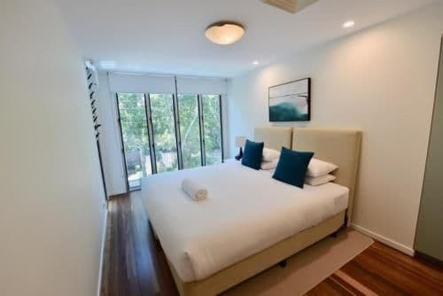 Three-Bedroom Belongil Penthouse